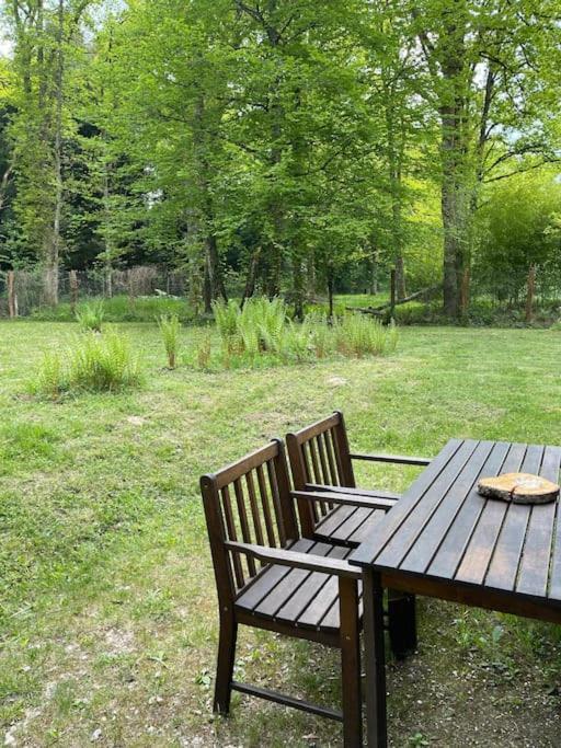 Gite Les Reculons Au Pied Du Lac Les Midoux Luaran gambar